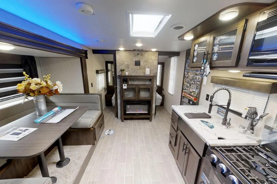 Intérieur Forest River 23DBH